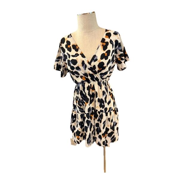 Womens A-Line Dress Small White Leopard Print V-Neck Short Sleeve Pullover - Picture 8 of 9